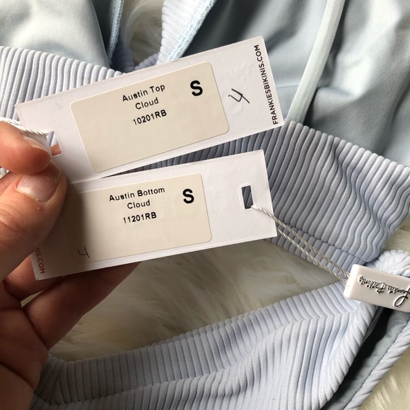 Frankie’s Bikinis Set - Picture 5 of 6